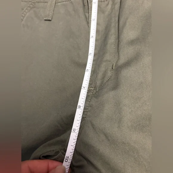 Levi's Women's Olive Cargo Pants - Picture 9 of 10